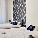 Hotel Apartment In Square Praha 2